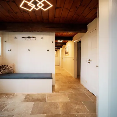 Charmantes Reetdachhaus Mit Sauna شقة