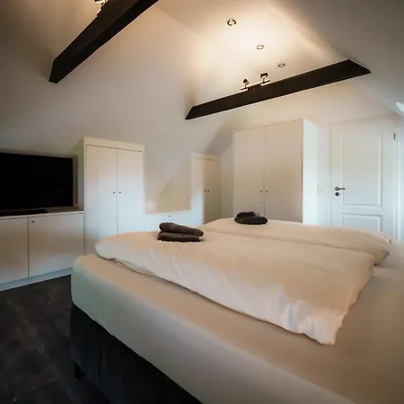 Charmantes Reetdachhaus Mit Sauna شقة