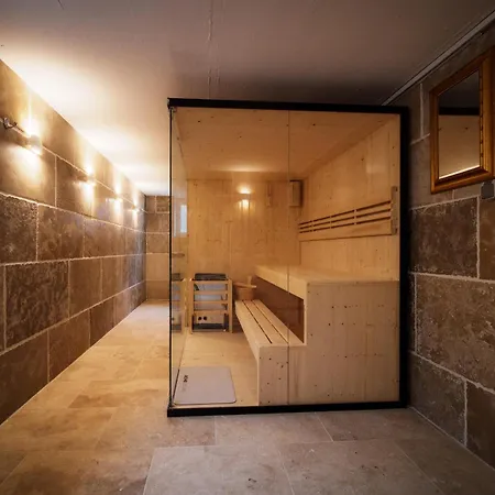 Charmantes Reetdachhaus Mit Sauna شقة Niebüll