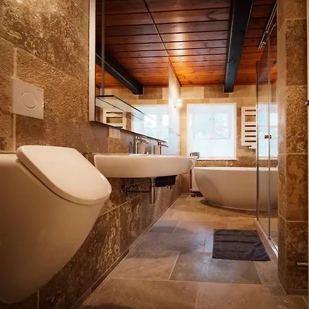 Charmantes Reetdachhaus Mit Sauna شقة Niebüll